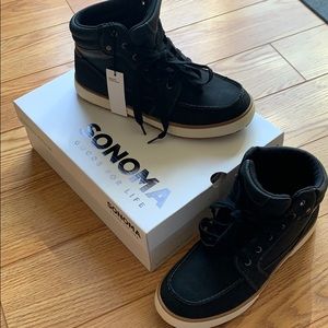 NWT boys Sonoma memory foam hi-tips, size 6